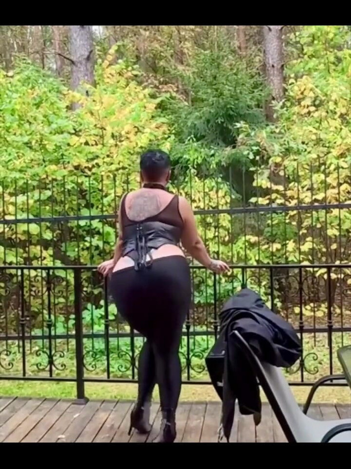 KarmenMilf: Ein neues video wird bald veröffentlicht