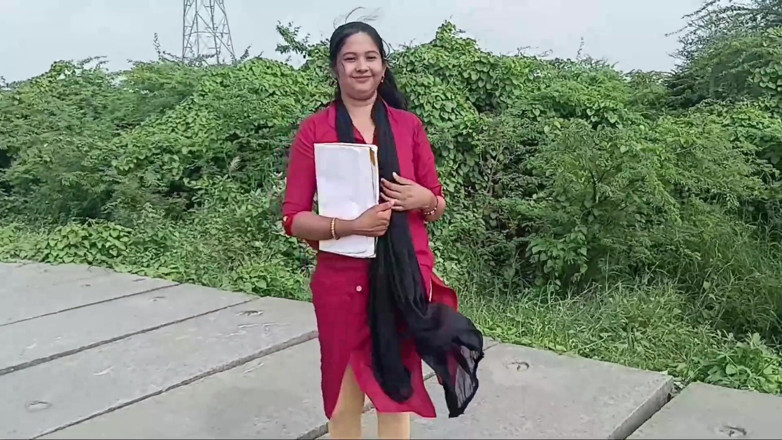Apple Porn: Gadis cantik india pertama kali dientot sama orang asing dari...