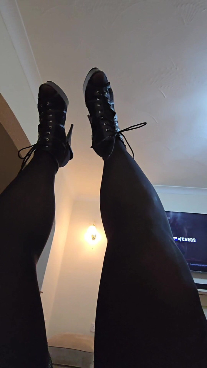 Transvestite: Schwarze high heels