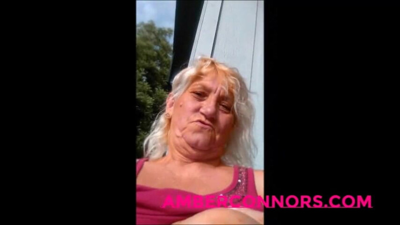 Amber Connors: Hraní venku