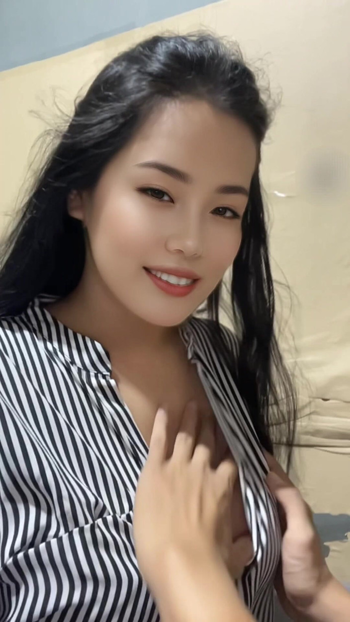 Naylalala: Young Mom's Handjob Is so Good It Makes Me Squirt