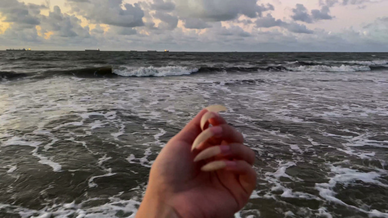 Goddess Li: A vista é linda ... mas minhas unhas são ainda melhores..