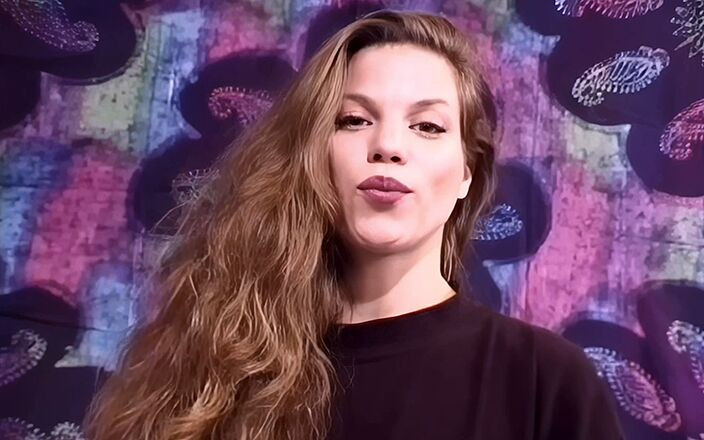 Horny Hairy Girls: Wspaniała owłosiona dziewczyna z lat 90. Solo Nina Asstin