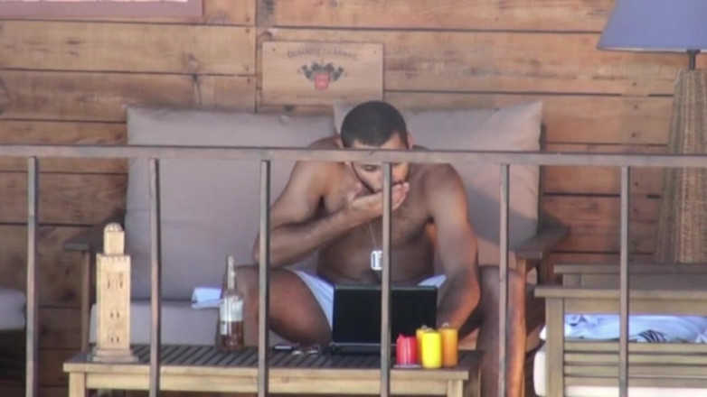 Gaybareback: Exhib masturbation for straight Arab