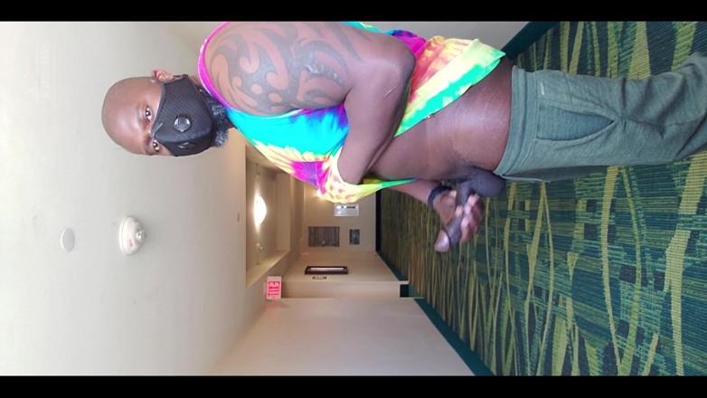 SirMaxxximus: Dropped a Load While I Was Waiting for the Elevator.