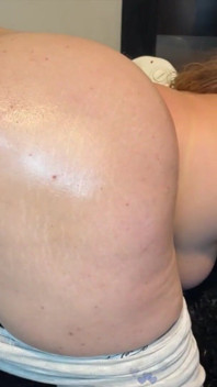 hot moti gand vaali gori larki supar gili bare kaale land vaale dildo ka upyog karti hai aur bahut maza leti hai