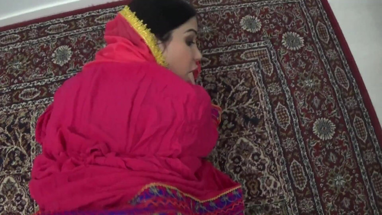 Amateur Homemade Porn: Big Ass Arab Stepmom Fuckes Her 18 Years Old Stepson