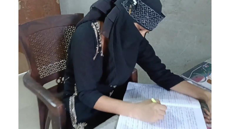 Miss Faiza Khan: Eiste me om mijn poesje te neuken in ruil voor...