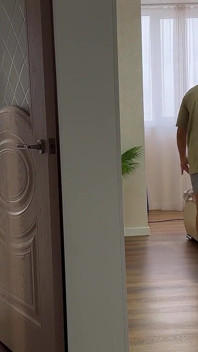 Horny stepdaughter sucked off her stepfather and let him fuck her pussy
