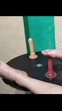 Gresopio melakukan footjob dengan dildo 3