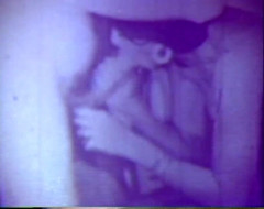 Vintage megastore: Chudy króliczek lubi białego penisa.