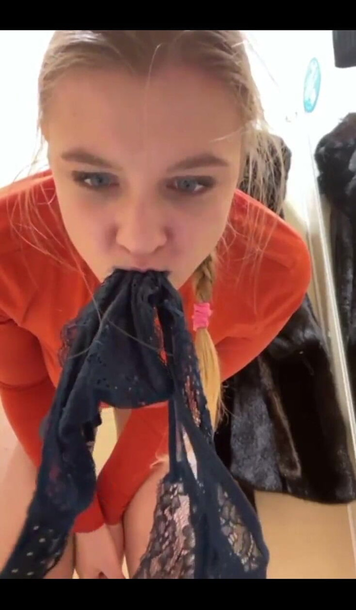 JuiceLussie: चरम चुदाई. हस्तमैथुन करना। चूत में ऊँगली करना. थरथानेवाला। मुझे नियंत्रित करें. क्लोज अप चूत