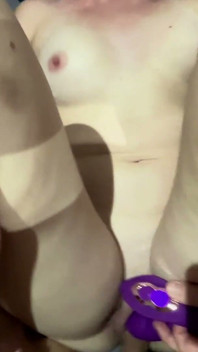 Orgazm ogórkowy z pochwowym creampie