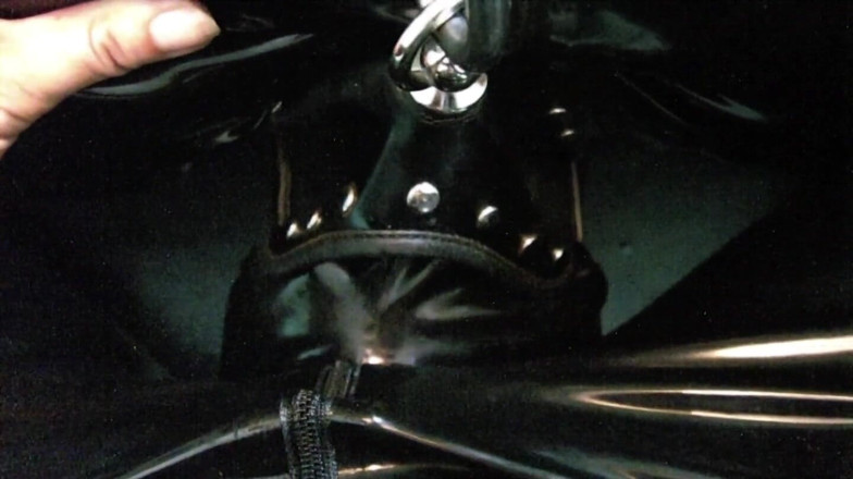 Domina Lady Vampira - SM Studio Femdom Empire: Potěšení - výuka gumy 2/2