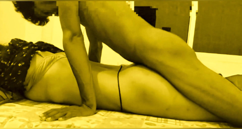 Teensex: 欲求不満なバービはデヴォールに性欲を満たすために呼びかける