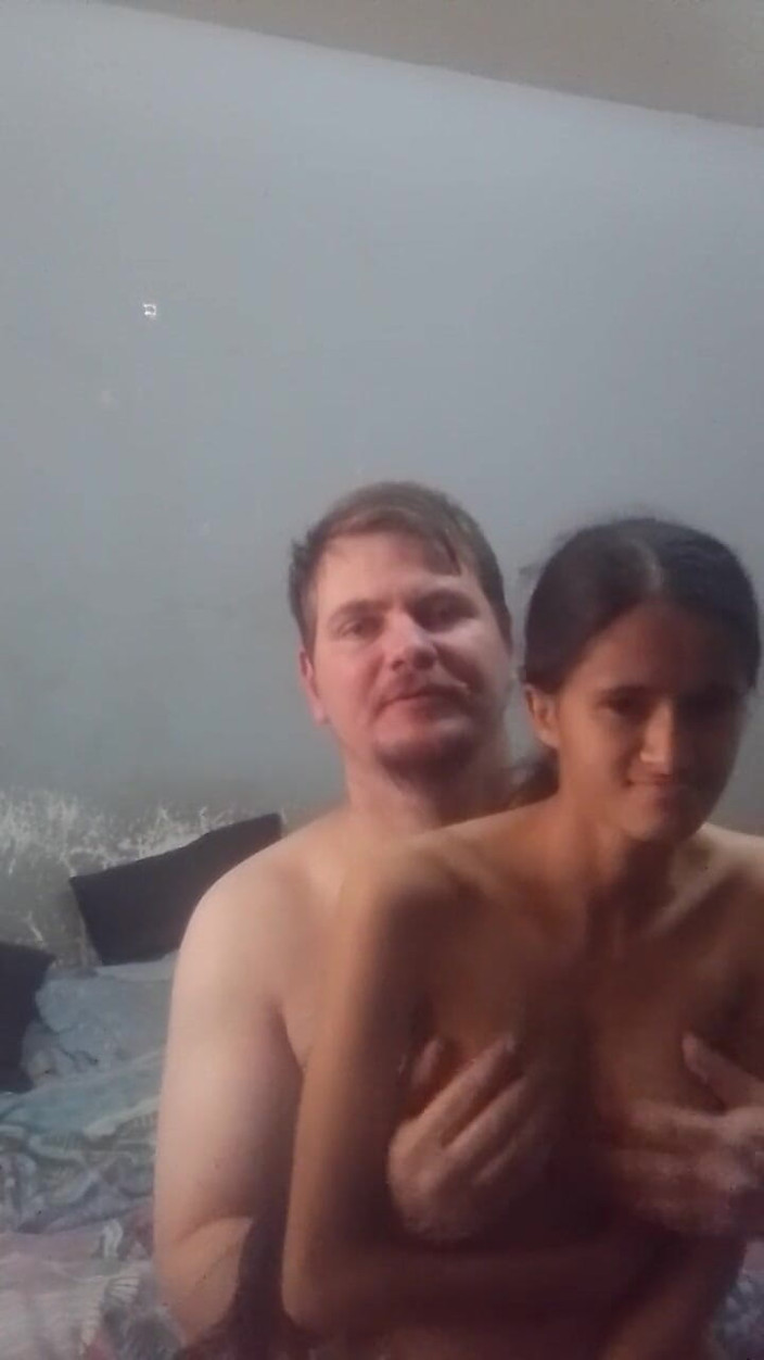 hothouse18xxx: Tati lingând pizda și futând fiica vitregă minionă cu pasiune