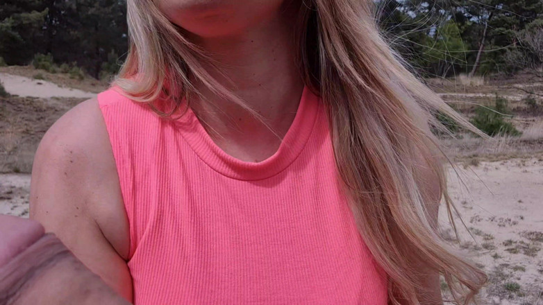 Litclit69: Buitenmeisje heeft hulp nodig om een weg uit de duinen...
