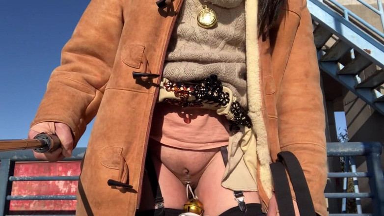 megu2002: Auto-instruire nr. 95 Poartă absorbante sanitare și tampoane și expune mersul pe jos...