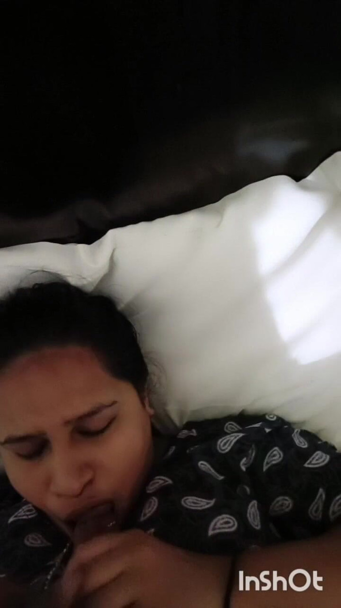 Sexgarl84: Chuti Chati mé sexy přítelkyně a pak odešel dovnitř hotelu