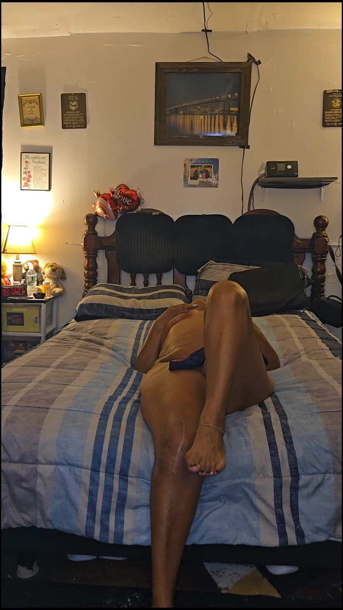 Chuck and Rob Doe: Mature Ebony Makes Her Pussy Talk