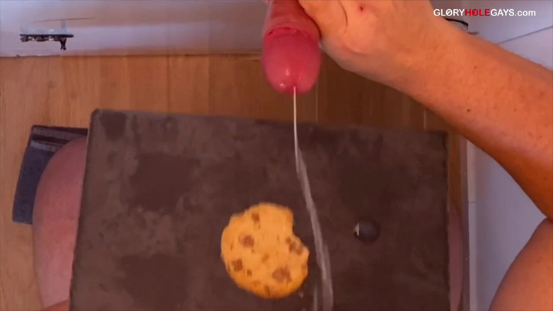 GLORYHOLEGAYS: Bir kurabiyeye geldi - ve ben her kırıntıyı yedim