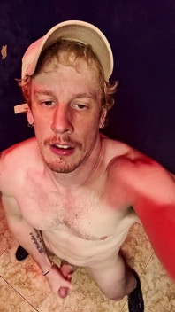 I Got Horny Behind the Scenes of My Latest Shoot and Gooned Out While the Guys Fucked