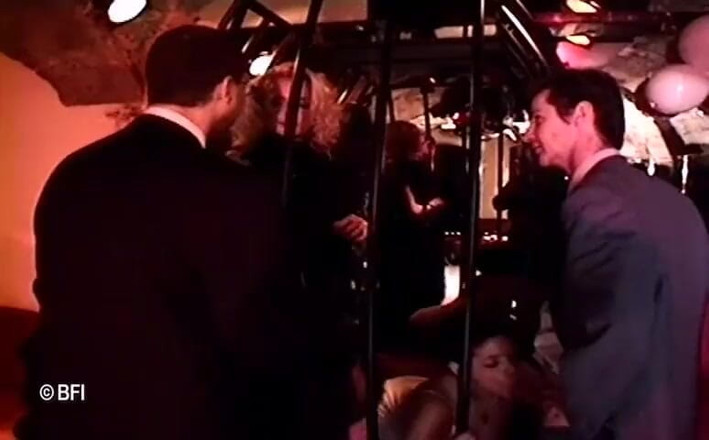 Battle of the asses and pussies: Französische sexclub-swinger.