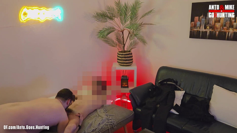 AntoGoesHunting: O studentă heterosexuală vrea să se întoarcă și încearcă să se fută cu...