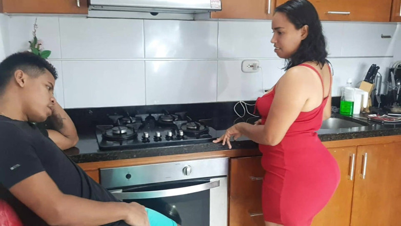 LanaKumari: Azgın Yün Mutfakta Sikimi Berbat