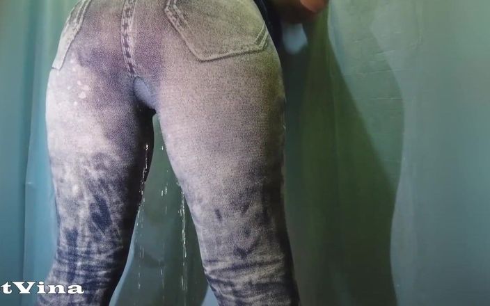 Wet Vina: Kissa i jeansbyxor med stor sexig röv