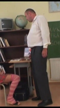 Seks di ruang kelas sama gadis-gadis sange yang lagi ngidam kontol ngaceng # 7