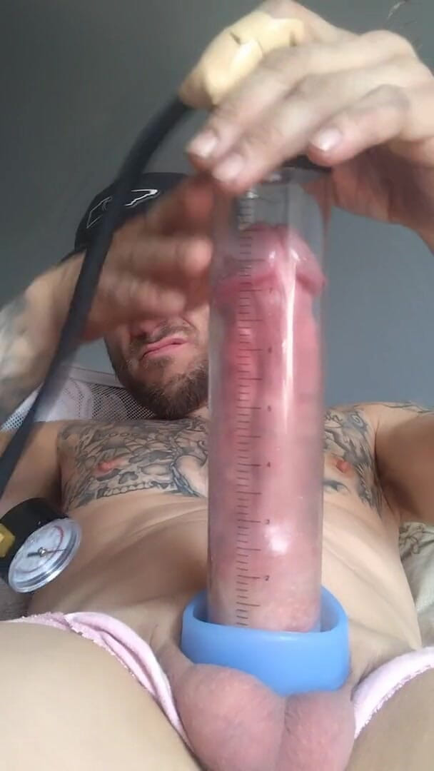Sexy Daniel: Насос для пеніса працює