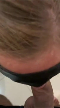 Piccola Ragazza Francese Sculacciata, Tette E Figa Schiaffeggiate E Lei Mi Succhia Il Cazzo