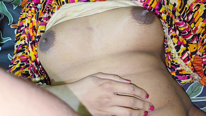 Sairaxsaim: Pembantu rumah panas yang bertetek besar sukakan creampie dalam pepeknya