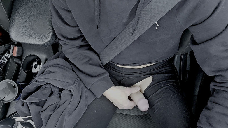 Filomena: Sexyfilomena masturbeert terwijl ze in haar auto rijdt