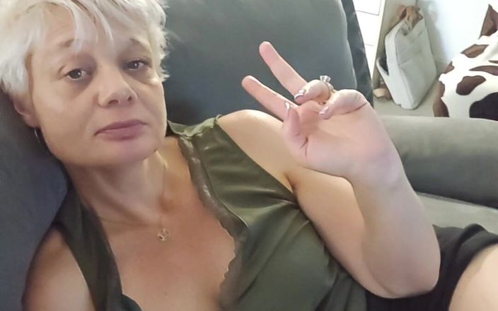 Sofy13: În modul Curvă cine a vrut să se fută cu...