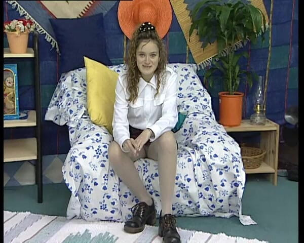 YOUR FIRST PORN: Dumme Und Haarige Amateurin - Kessi Stupid and Hairy Amateur - Kessi