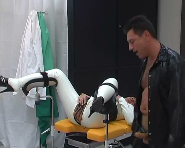 Rubber & Clinic Studio - 1ATOYS: Трах-машина-стул в резиновом склоне