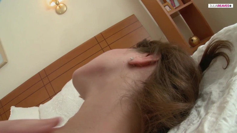 Slutty Teenies: Una teen cagna viene scopata a pecorina