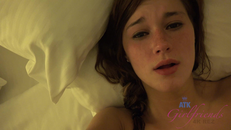 ATK Fans (Girlfriends): Alaina prepara a área onde ela está prestes a ser fodida,...