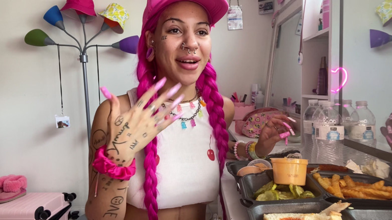 Nali Marie: Spicy Food Mukbang Vlog Extra Hot Mozzarella Sticks