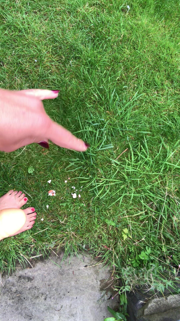 CALLIE ROKS: Clean My Mud Dirty Feet Slave