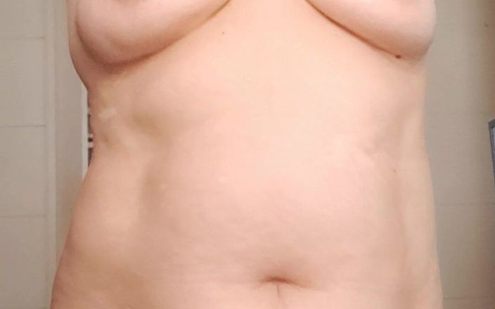 Mommy big hairy pussy: Las tetas de mamá son duras con deseo