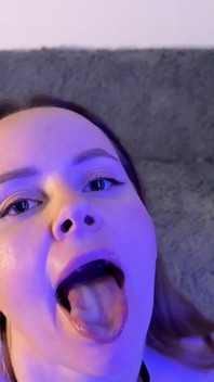 Kompilace nejlepších výstřiků sladké holky, Kdo miluje mrdku stejně, jako ona dělá???