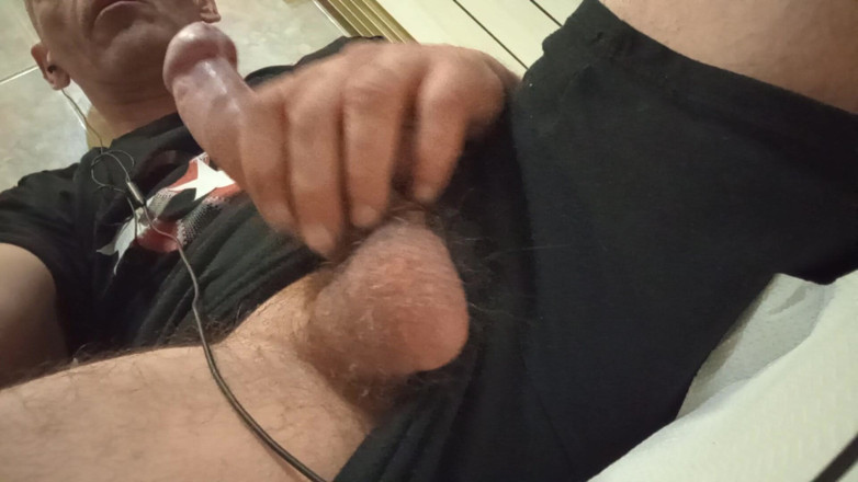 Skizzomen: Masturbating on the Bathroom Floor