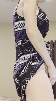 Tante seksi dengan toket besar lagi asik nyepong dan ngentot sampai orgasme berujung dicrot di mulut