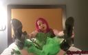 Geeky Femdom: Poison Ivy Dominates Robin