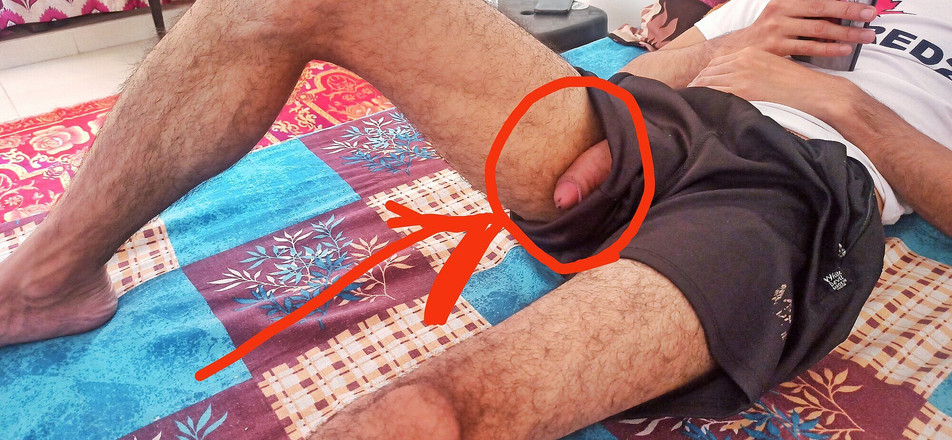 Desi__Panda: 私のストレートルームメイトモンスターコック褒め言葉