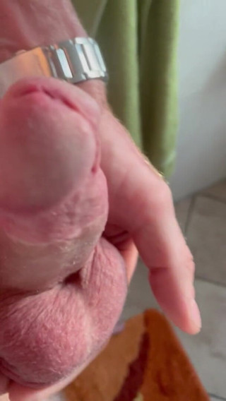 Redboy83: Mi pene antes de la ducha
