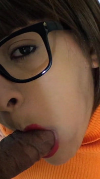 Velma cosplay lagi asik nyepong kontol